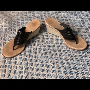 *PRICE DROP*  Uggs Solena Wedge sz 10